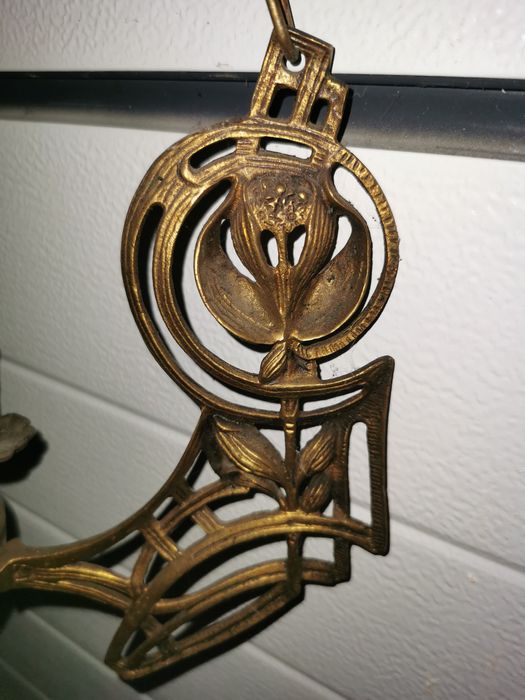 Żyrandol metalowy starodawny