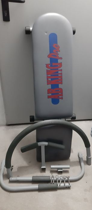 Banco de abdominais e musculação