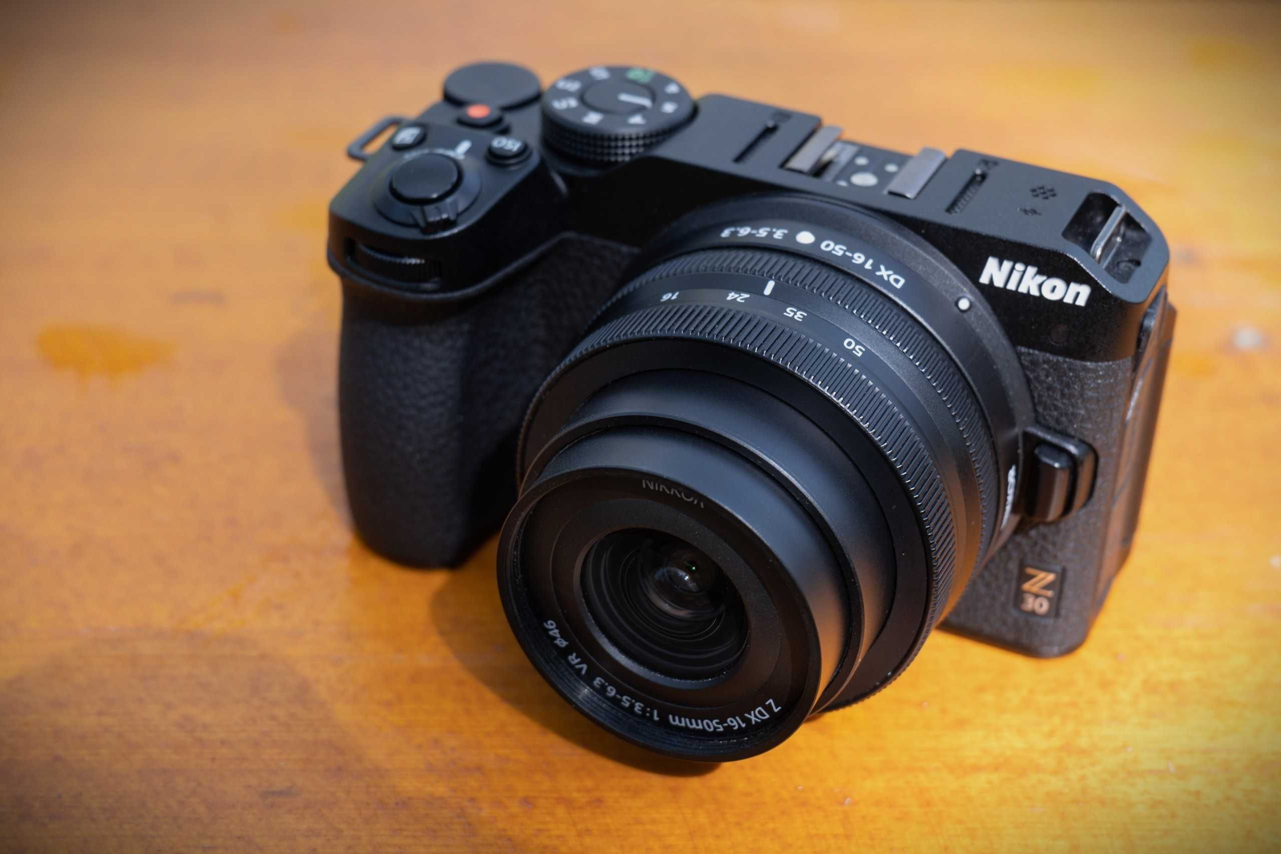 Nikon Z 30 - Máquina praticamente nova