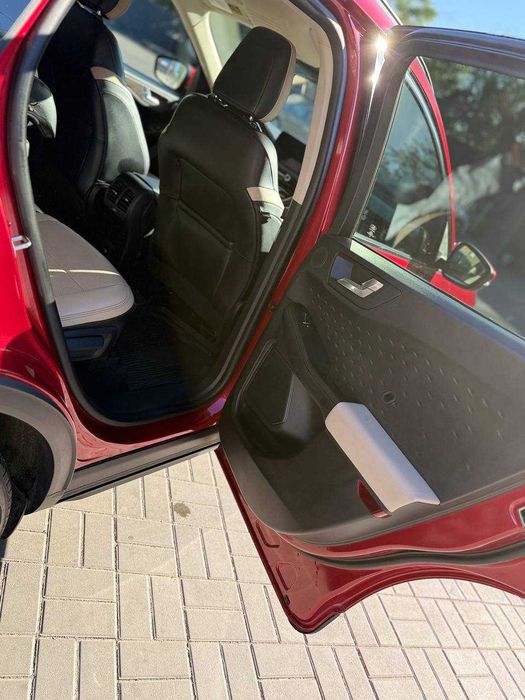 Ford Escape 2019 Titanium Hybrid 2.5L