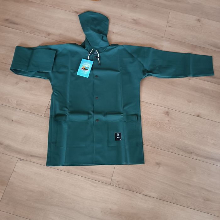 Wodoochronna kurtka z kapturem