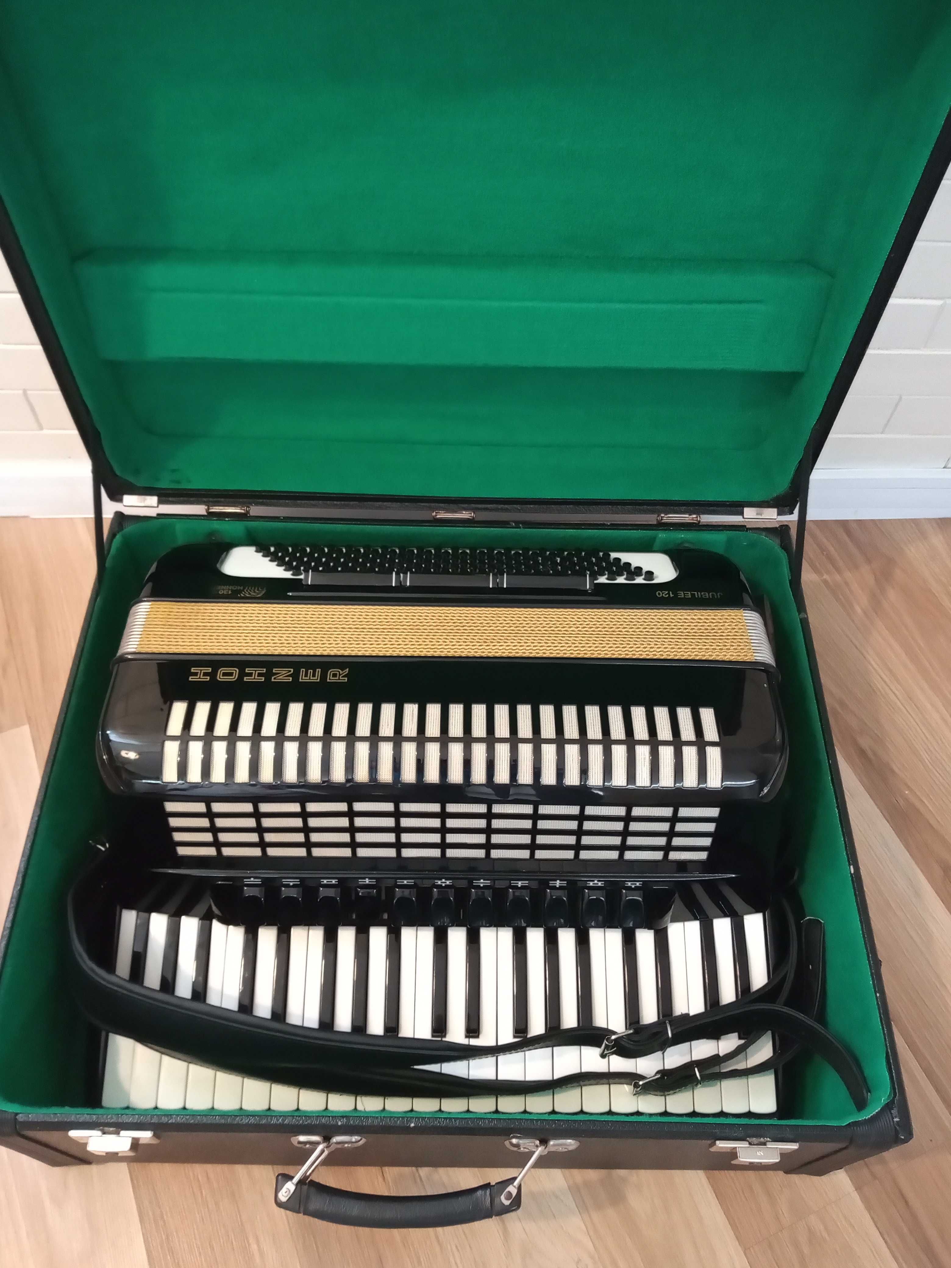 Akordeon Hohner Jubilee 120