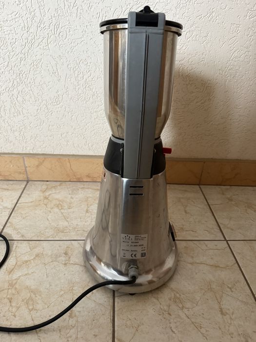 Льодоподрібнювач Vema SG2081