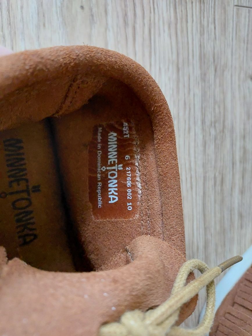 Minnetonka skórzane buty z frędzlami 36 mokasyny