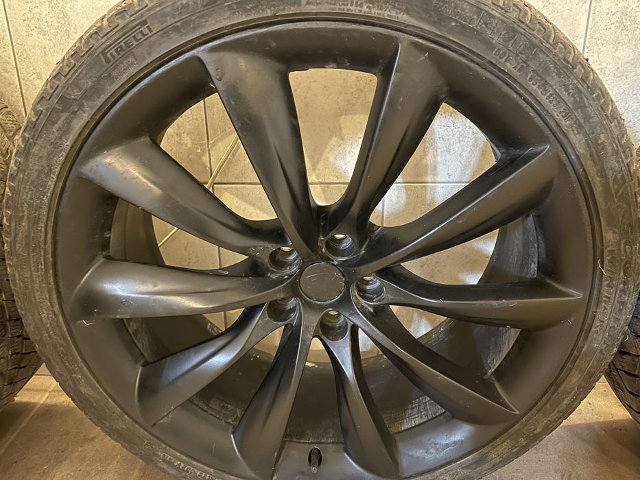 Tesla Диски r22  з резиною