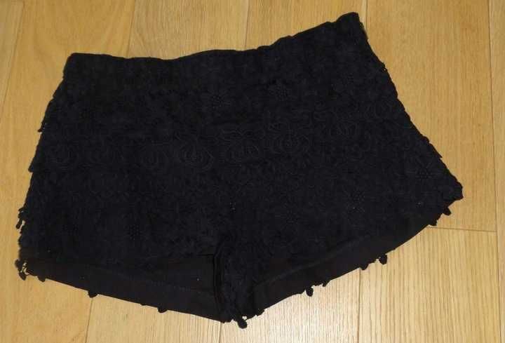 Spodenki koronkowe czarne ZARA BASIC S