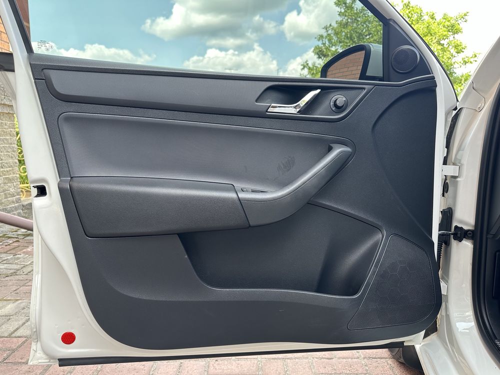 Продам SKODA RAPID 1.2TSI 2015 рік