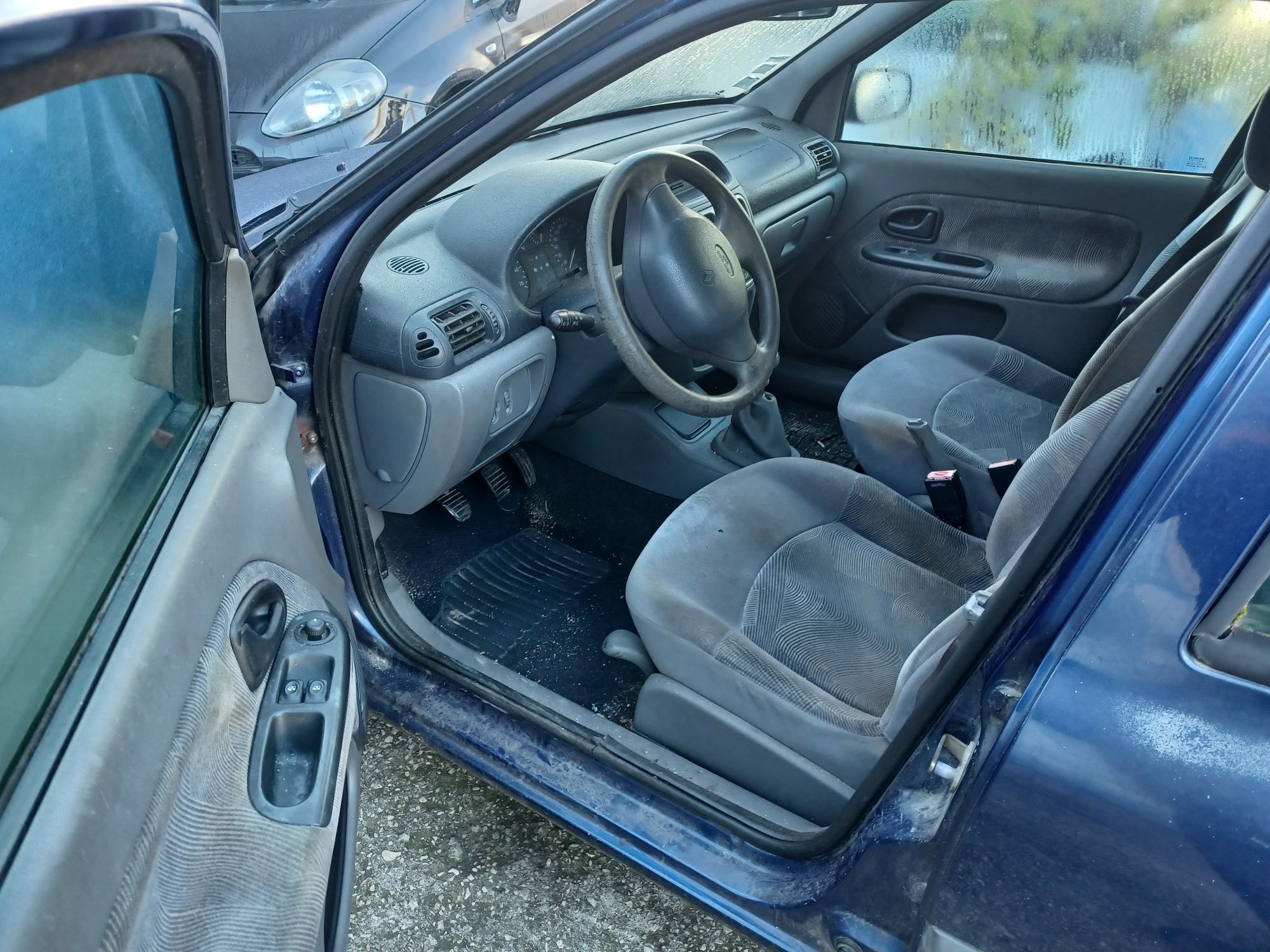 Renault Clio 1.2 Rxe - Todo tipo de pecas