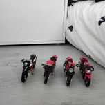 Motos de brinquedo cada uma 1,50€