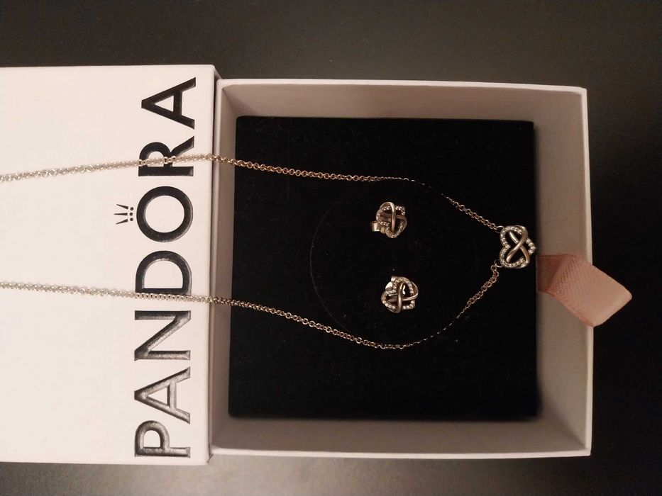 Brincos e colar Pandora em ótimo estado