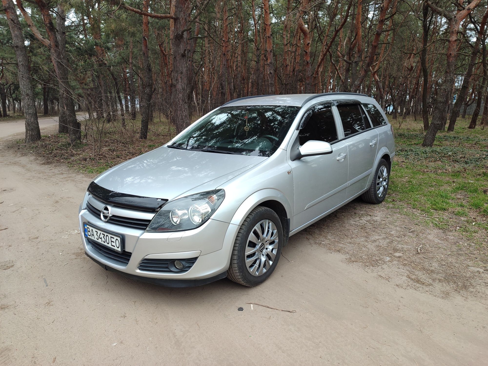 Продам автомобіль Opel Astra H 1.6 Caravan