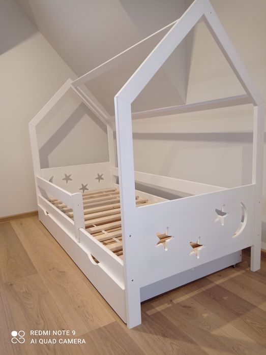 Łóżko domek z szufladą na pościel alb na materac