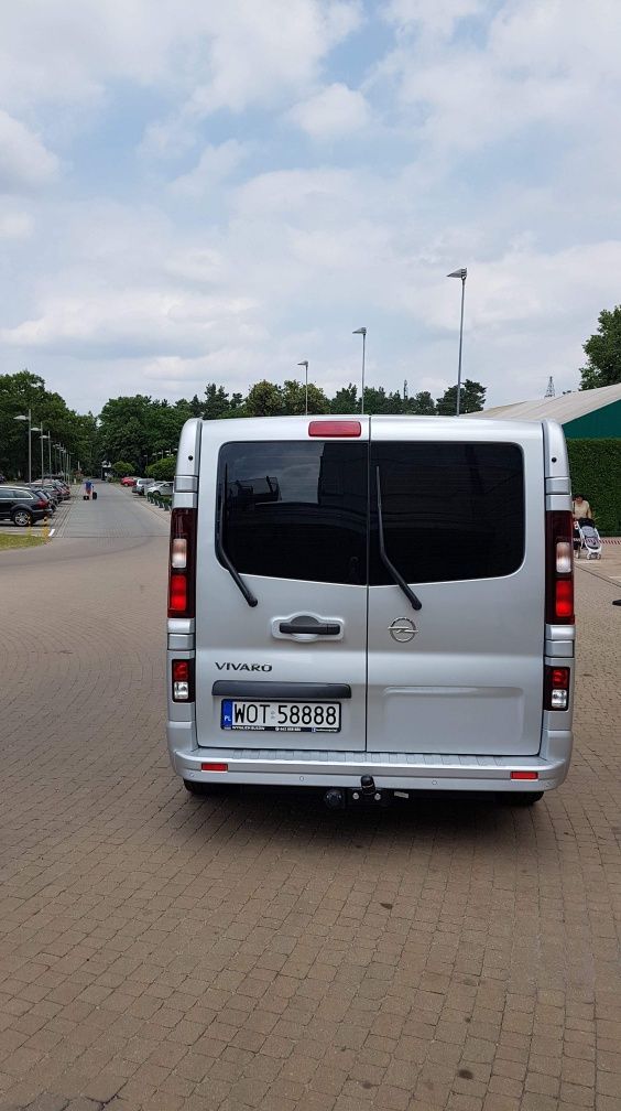 Busy osobowe wynajem Warszawa wypożyczalnia busów bus przewóz osób