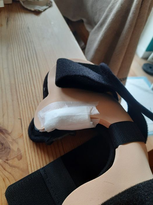 Stabilizator nadgartska dłoni palców