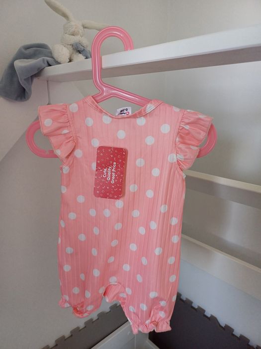 Rampers dla dziewczynki, rozmiar 0-3 miesiące, 62/68