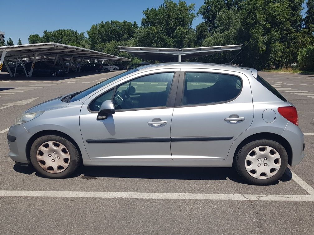 Peugeo 207 - 1.4 gasolina - 2008
