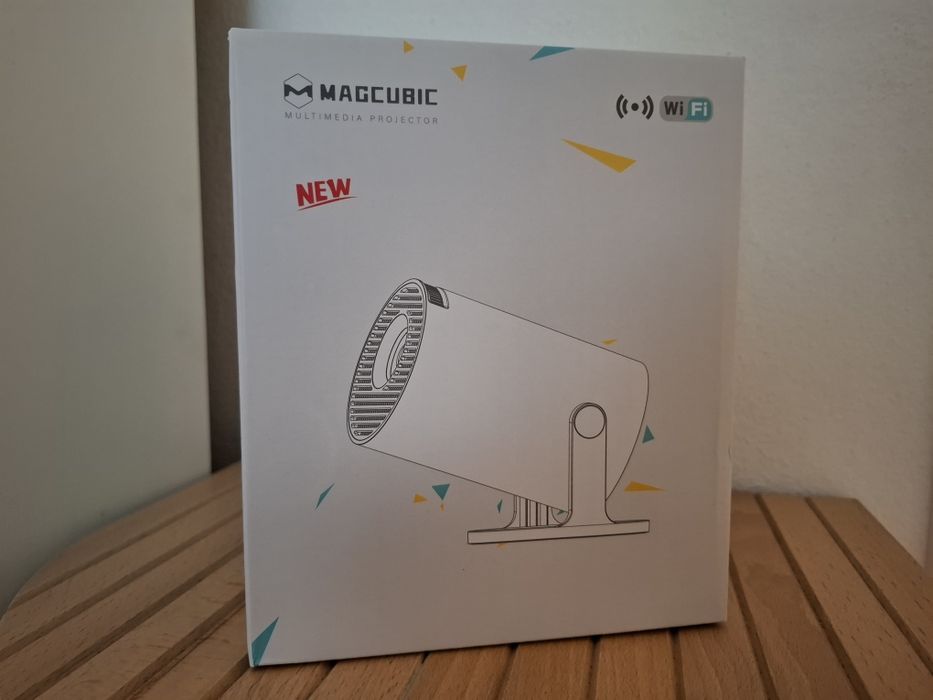 Projektor Android 11 Rzutnik 4k UTH, HDMI, Chromecast, Pilot, WiFi, BT