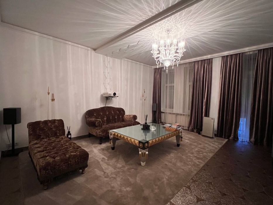 Оренда вишуканої 3к квартири по вул. Антоновича. Центр.