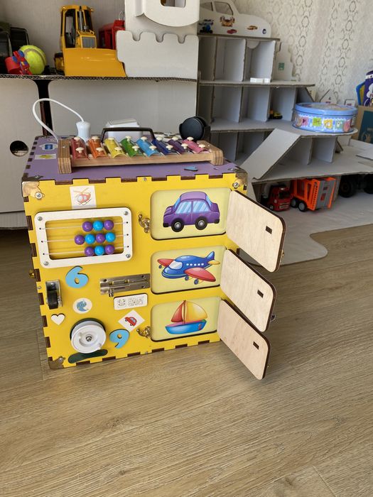 Розвивальний бізікуб Smart House