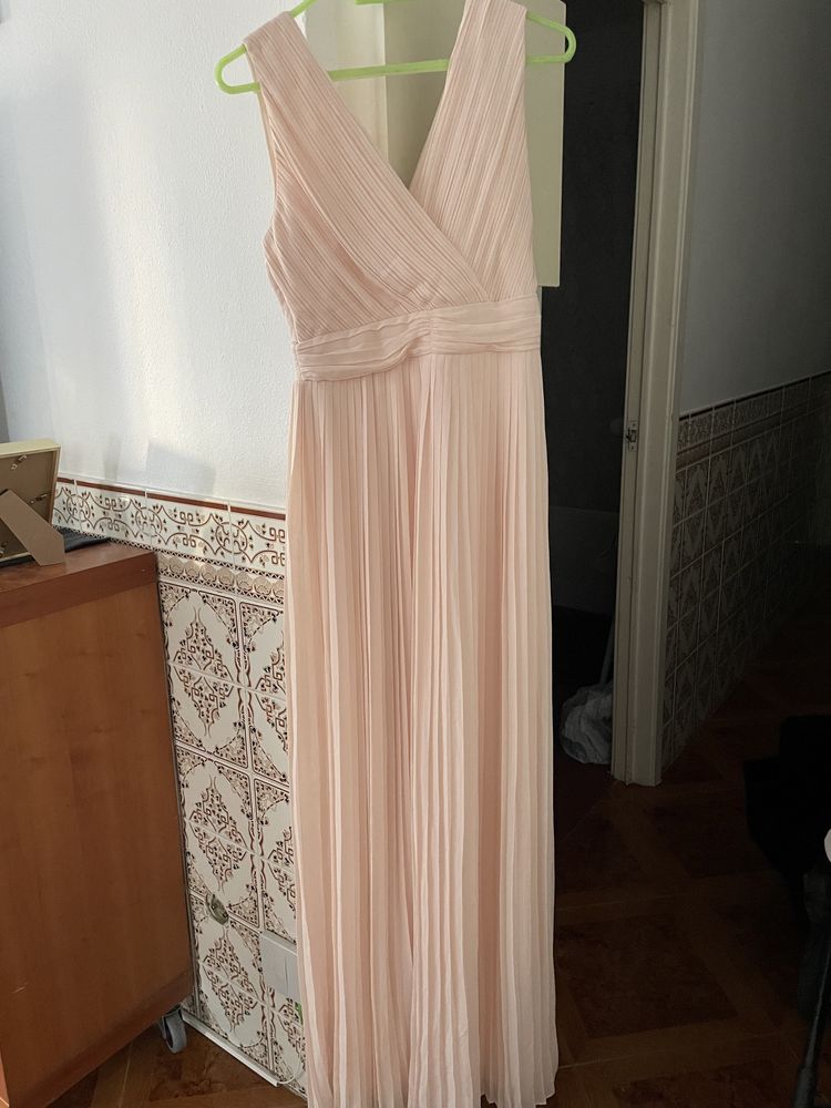 Vestido de gala da Marca tfnc London