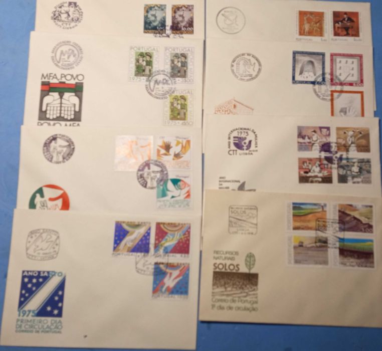 Envelope subscrito com selos