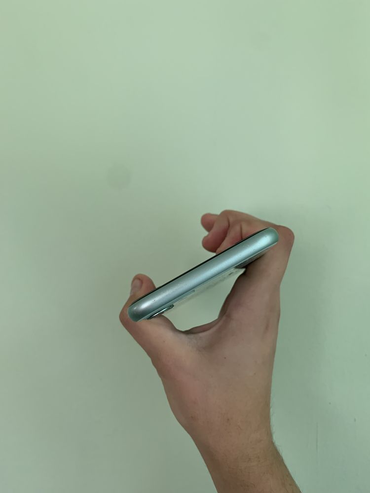iPhone 11 – Зелёный как доллар Франклина