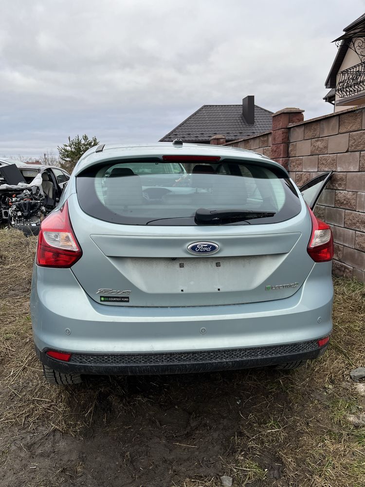 Розбор Ford Focus Electric