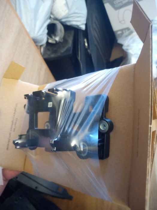 Держатель радара дистроника крепление датчика Пассат б8 ЕВРОПА шкода