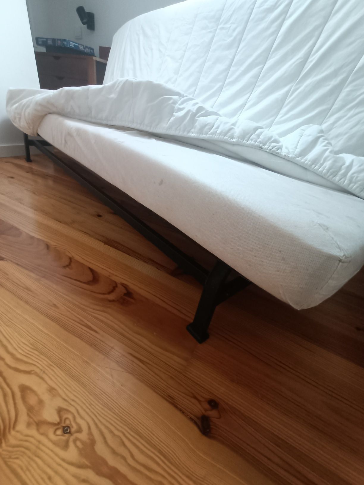 Sofá cama IKEA branco com forra amovível e lavável