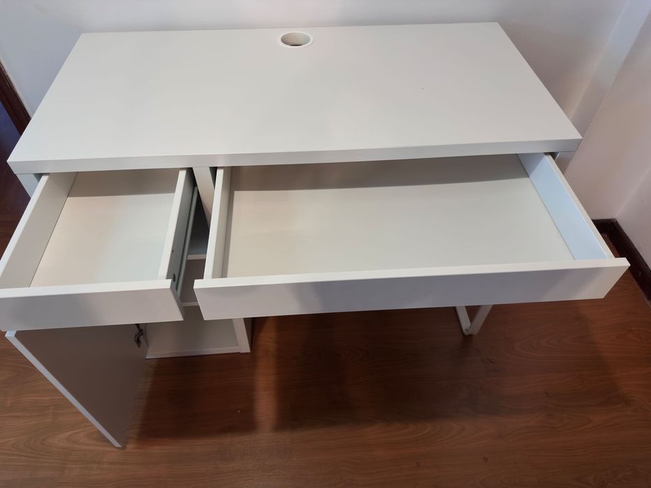 Secretária branca IKEA 105x50