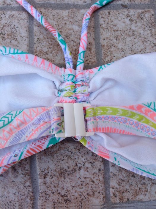 Biquíni florido às cores e branco cai-cai como Novo