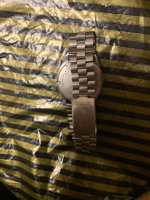 Męski zegarek Seiko z datownikiem Quartz