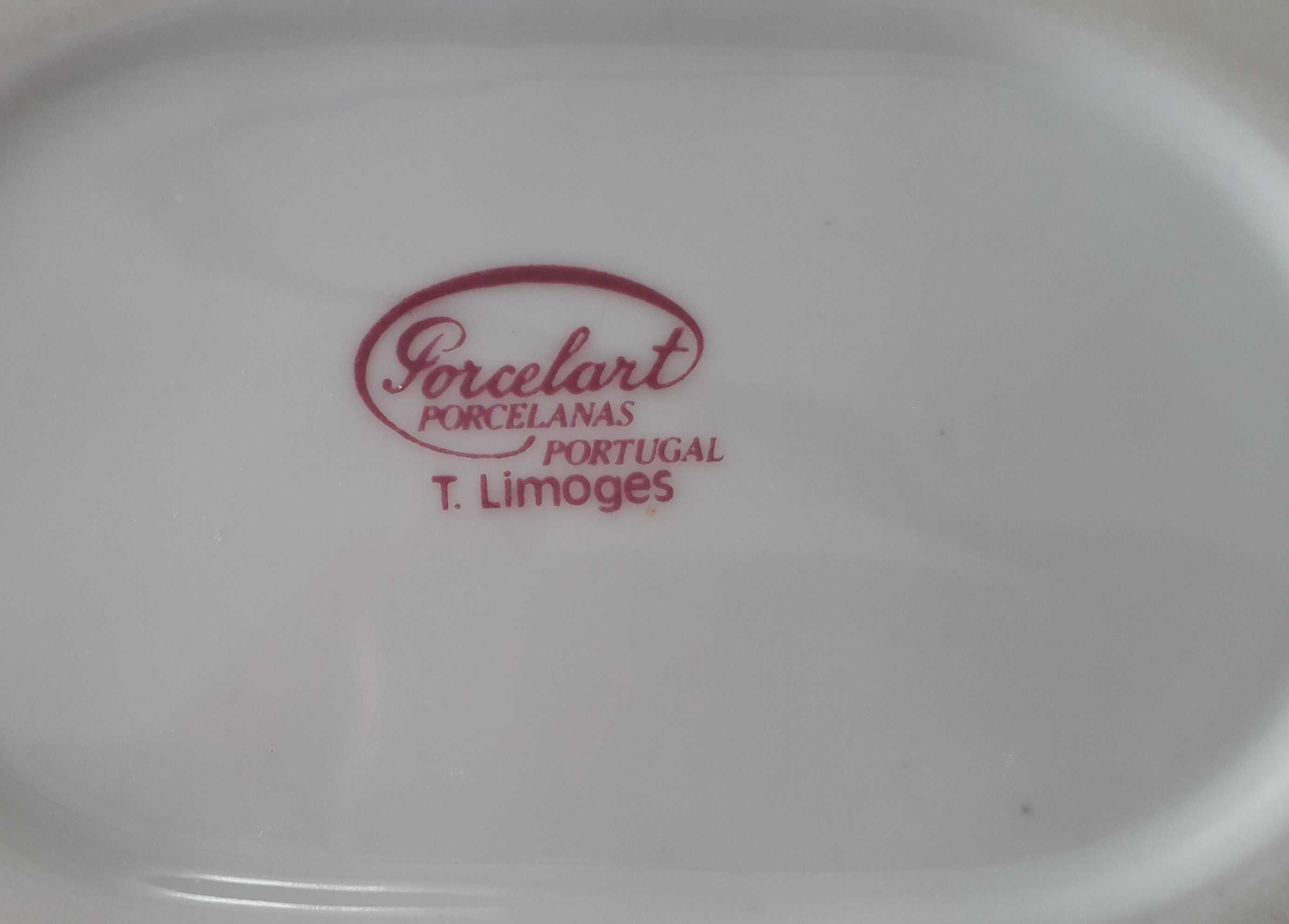 Caixa porcelana oval, com flores rosa e dourado