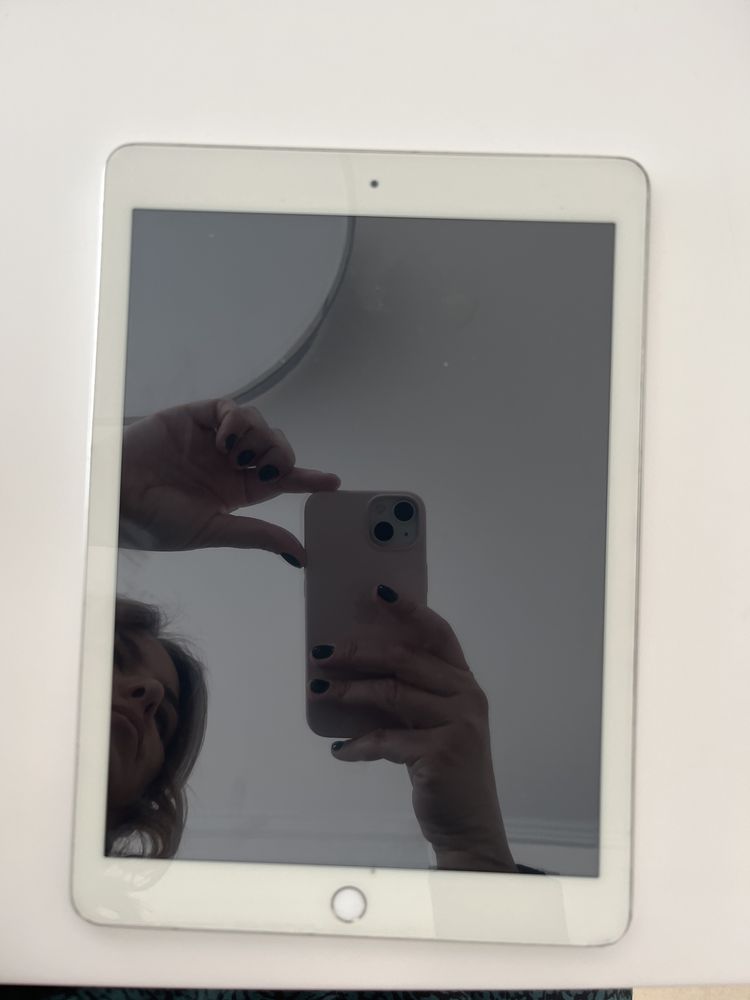 Vendo iPad 9.7 (2018) para peças