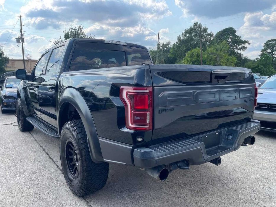 Ford F-150 Raptor      2018