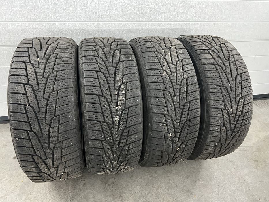 Продам комплект гуми 235/55 R17 KUMHO IZEN KW31