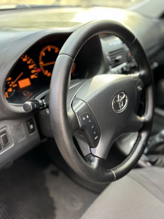 Продам Toyota Avensis 2.2 dizel