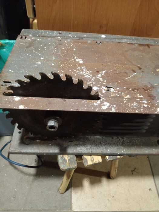 Piła elektryczna z heblarką