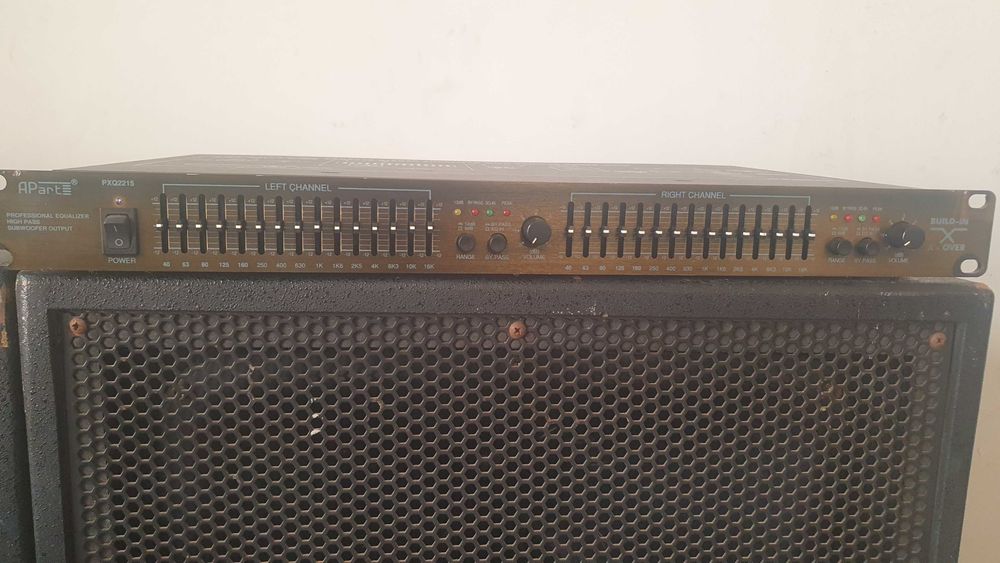 Equalizador / X-over sub - Apart pxq2215