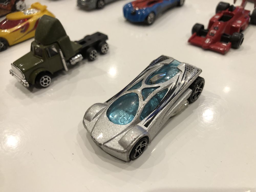 Majorette Hot Wheels resoraki 13 sztuk auta samochody 1