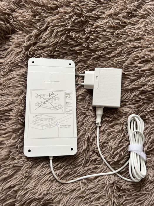 Бездротовий зарядний пристрій через стіл / Через стіл IKEA ,з ЧЕХІЇ