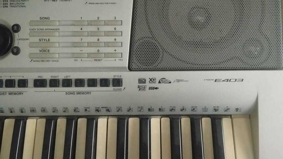 Keyboard Yamaha PSR E403, organy