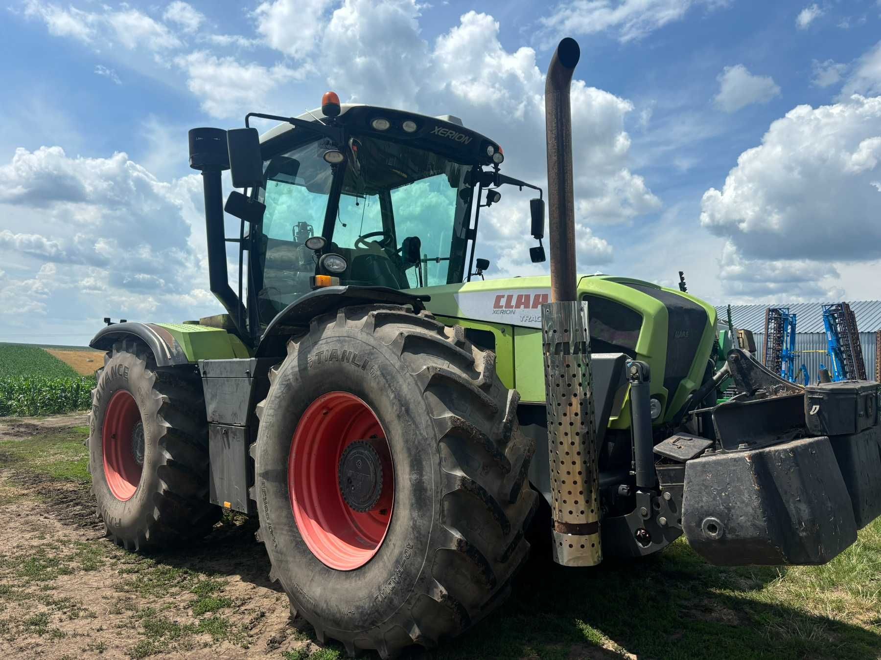 трактор CLAAS XERION 3800
