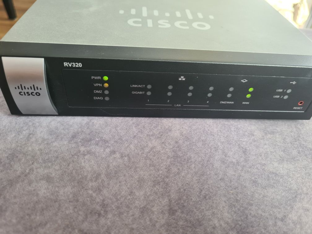 Router Cisco RV 320