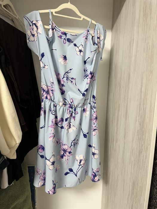 розмір 48,продаю 3 лфтні сукні за 650 грн