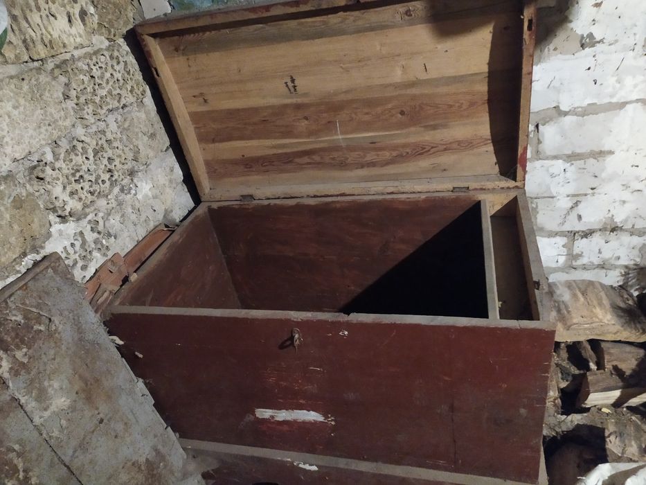 Сундук скриня із дерева