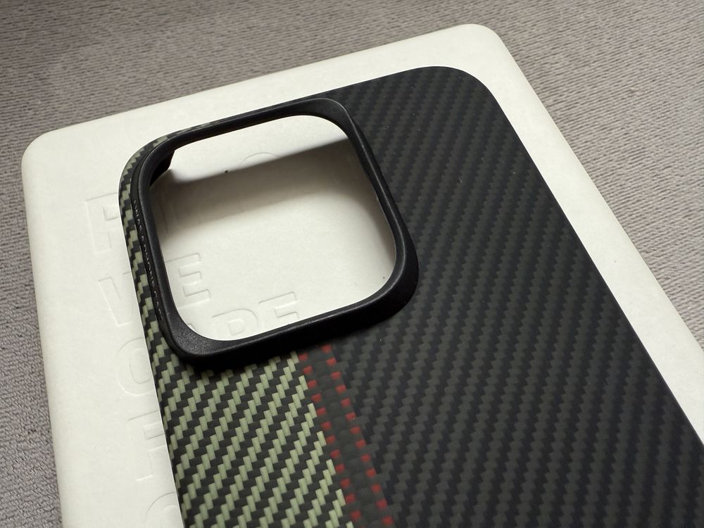 Karbonowe plecki ochronne iPhone 15 Pro