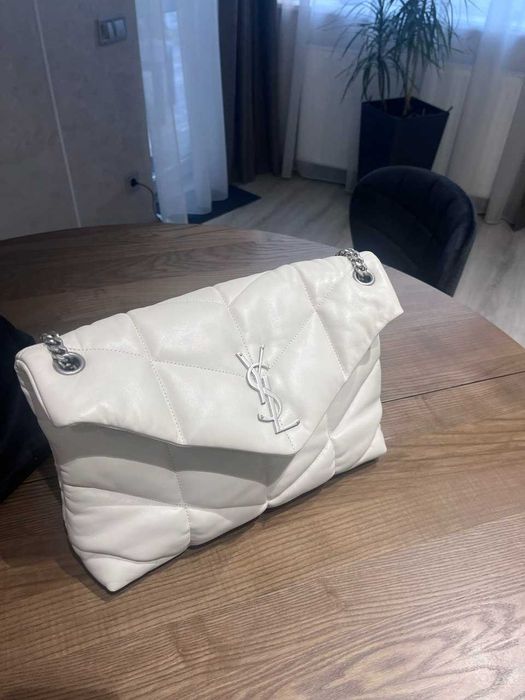 Женская сумка через плечо Saint Laurent  Lou Lou белого цвета