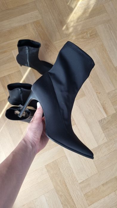 Чобітки Stradivarius