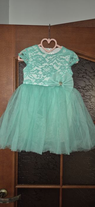 Сукня святкова (нарядна) розмір 98.